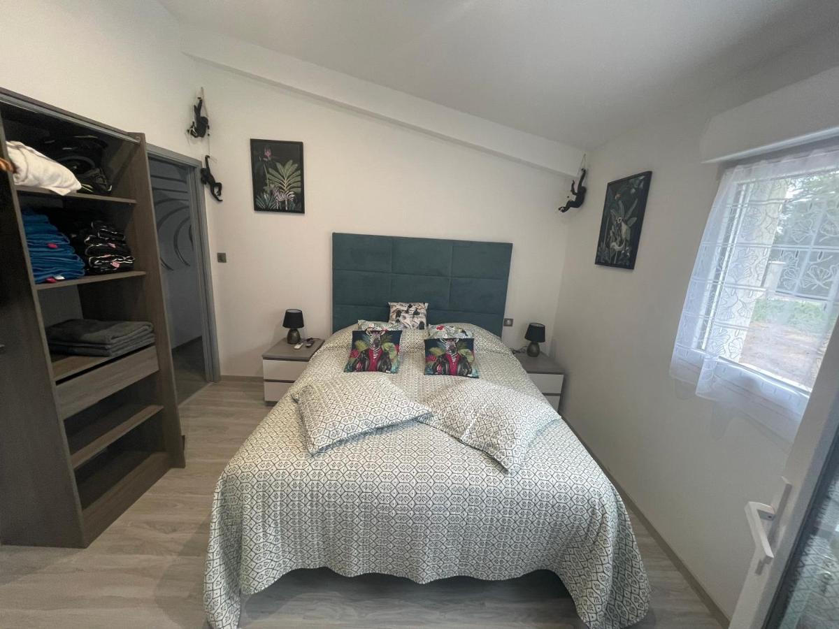 Villa Le Miroir Domerat Esterno foto