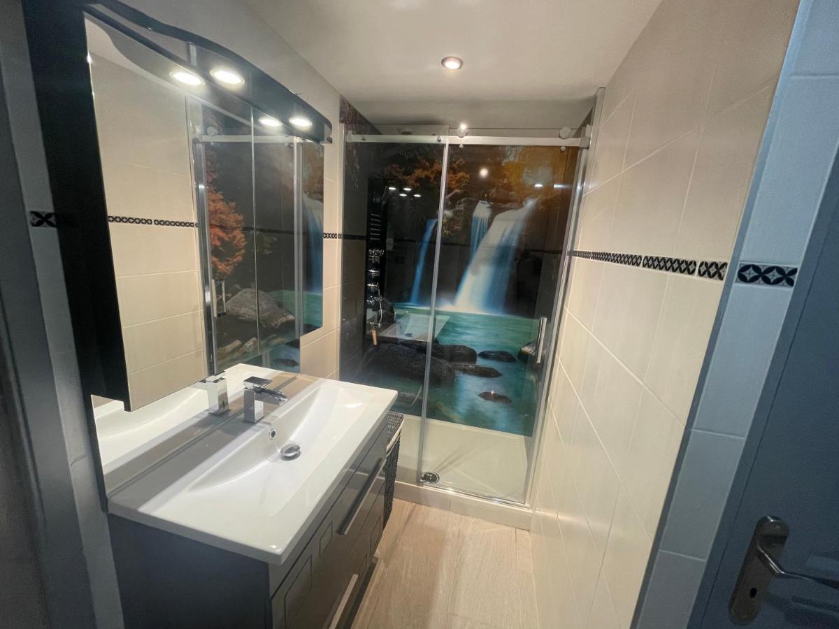 Villa Le Miroir Domerat Esterno foto